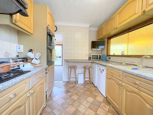 Kirkhurst Close- click for photo gallery